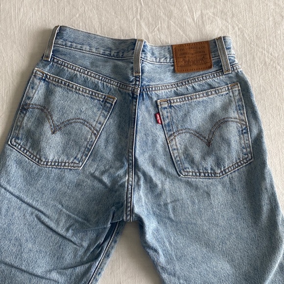 Levi’s Wedgie Straight Jeans - Picture 3 of 4